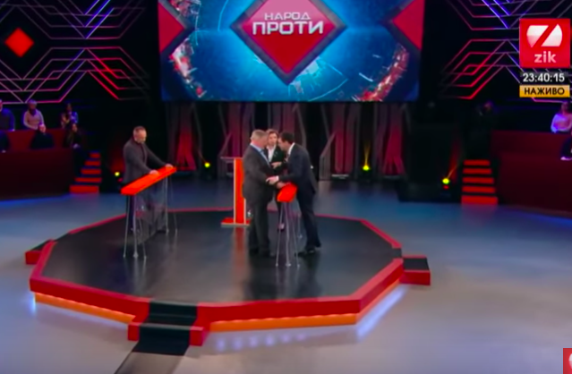 ​Грымчак обозвал Мураева "малоросом" и испробовал на нем прием карате в эфире ТВ: кадры потасовки