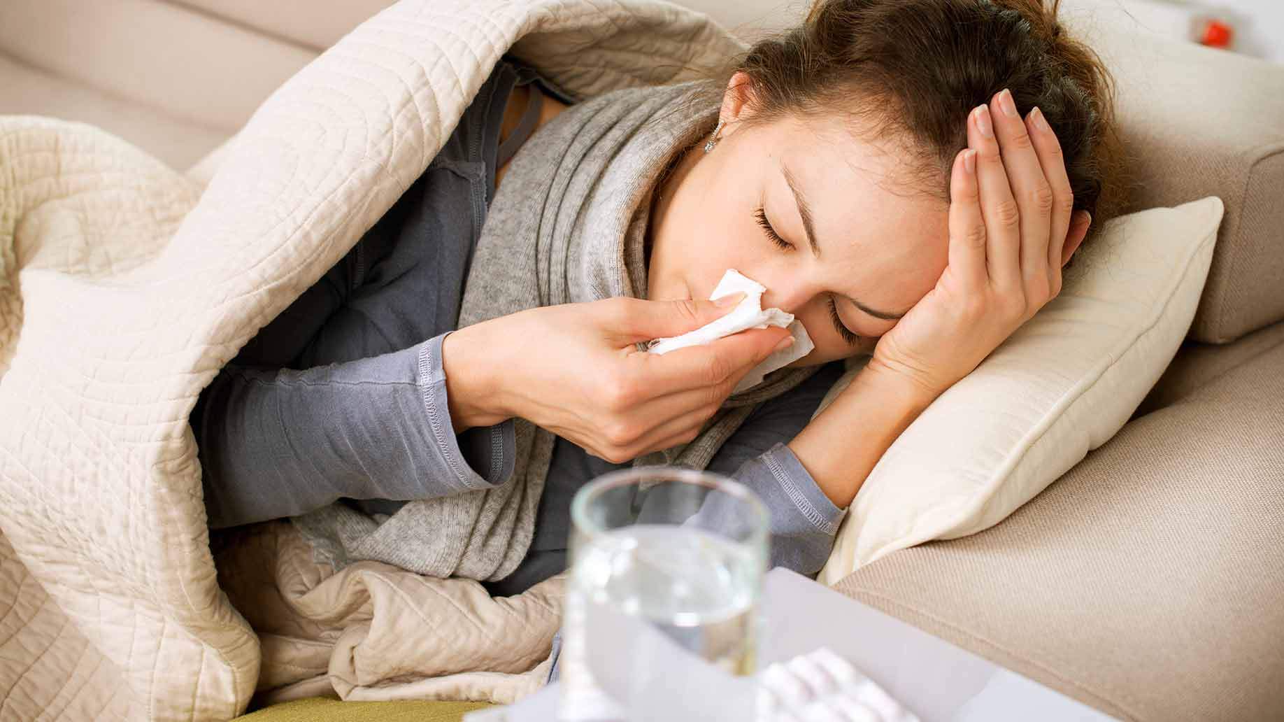 На Украину надвигается эпидемия смертельного гриппа: врачи рассказали, как спастись thumbnail