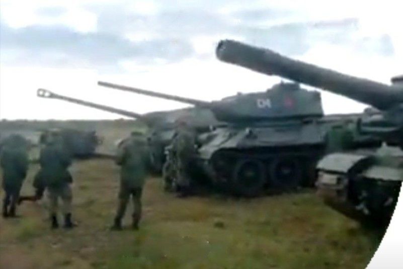 ​"В бой идут одни старики": РФ расконсервировала для войны Т-34 и ИСУ-152