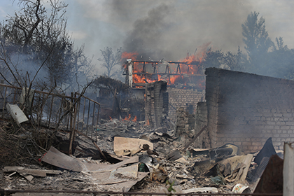 Москаль: Станицу Луганскую бомбили всю ночь - нет света, разрушена теплотрасса и дома
