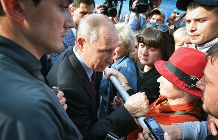 Путин публично выругался, увидев разруху после потопа в Сибири: журналисты рассказали, что "ляпнул" президент РФ