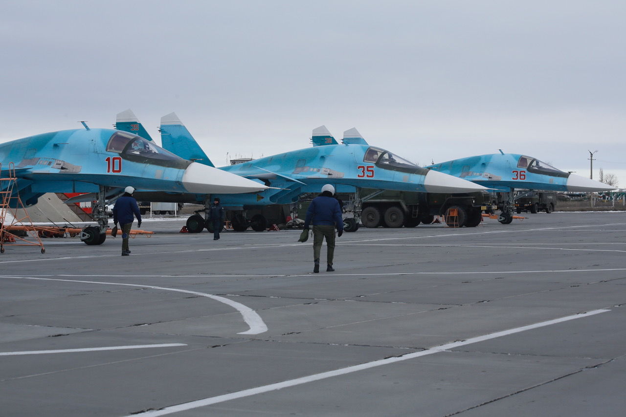​СМИ: ПВО РФ сработала на "отлично", уничтожив свой самолет в районе аэродрома Морозовск, – кадры