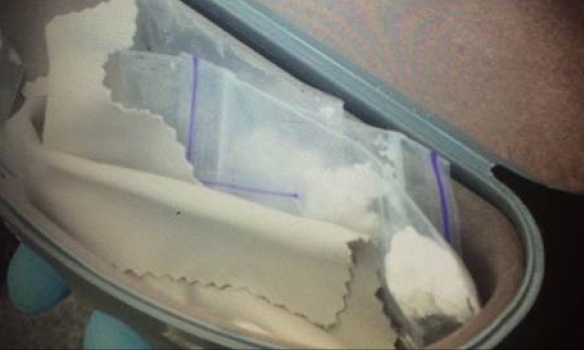 СБУ: в Запорожье задержаны  наркодилеры  с фальшивыми "ксивами", оружием  и золотыми слитками