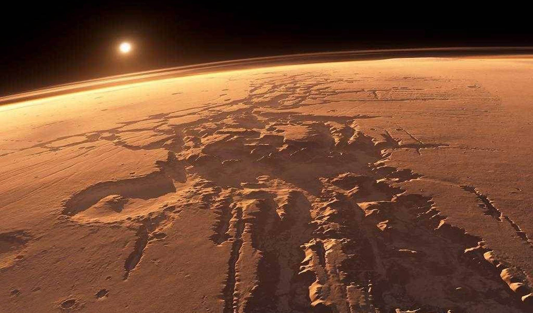 Сенсационное открытие американских ученых, которое "поставило на уши" все человечество: на экваторе Марса обнаружены запасы воды