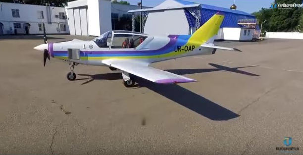 ​В Одессе создали еще одну гордость украинского авиастроения - юркий и ультрасовременный самолет Y1 "Дельфин": появились впечатляющие кадры