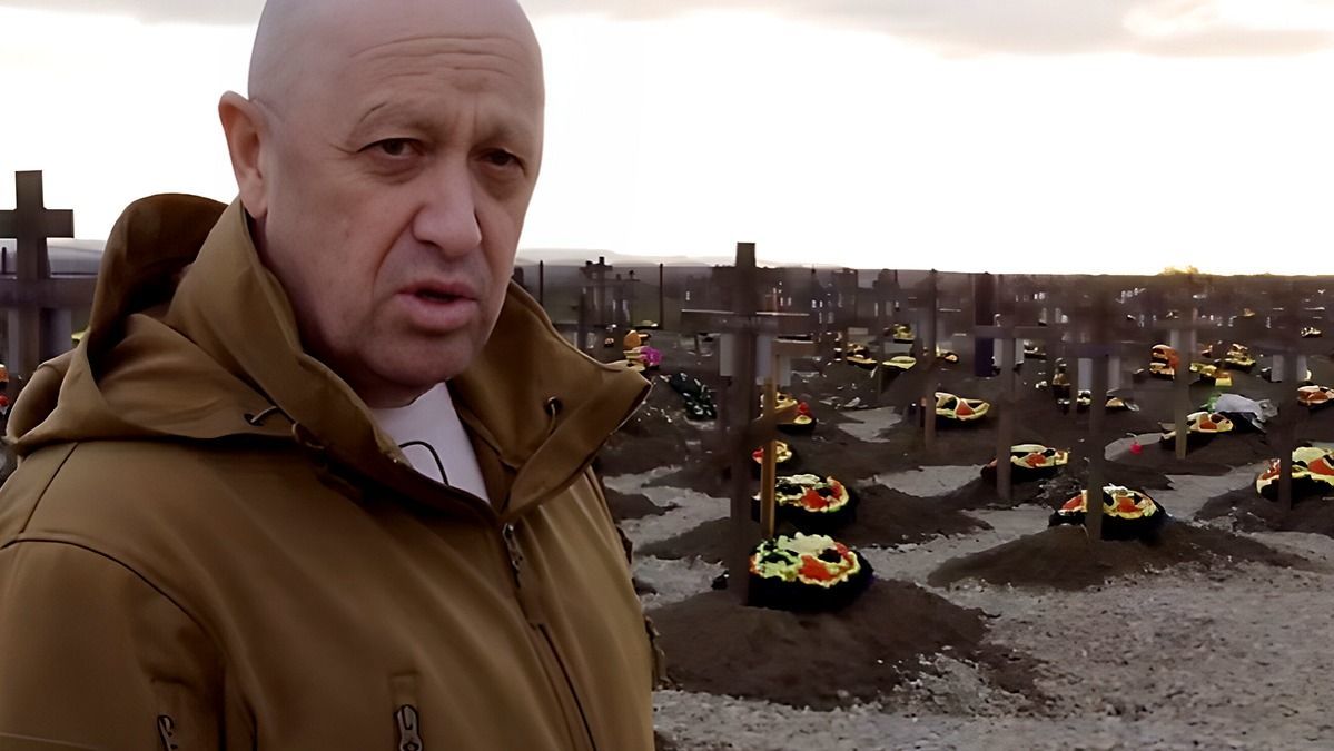 Травля ЧВК "Вагнер" вышла на новый уровень: появилось видео с кладбища Владивостока
