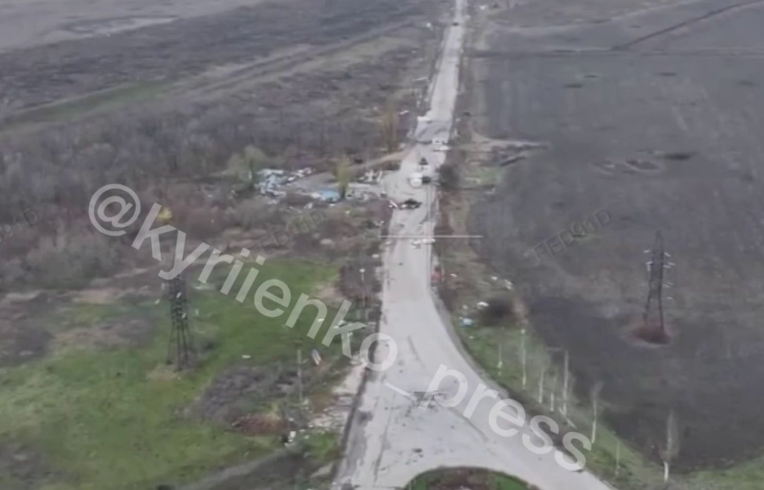 Колонну оккупантов, "прорвавшихся" в Покровск под прикрытием тумана, вбили в землю – видео последствий