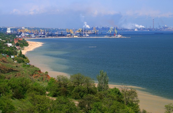 ​В поселке под Мариуполем возобновились бои. Учащиеся школы и детсада эвакуированы