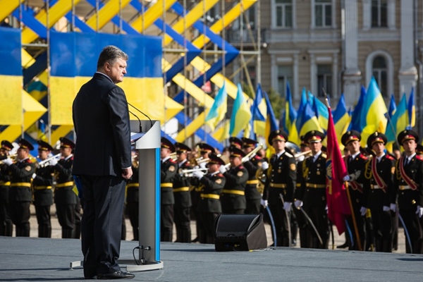 День Независимости Украины в столице: традиционно Киев переоделся в цвета национального флага – кадры