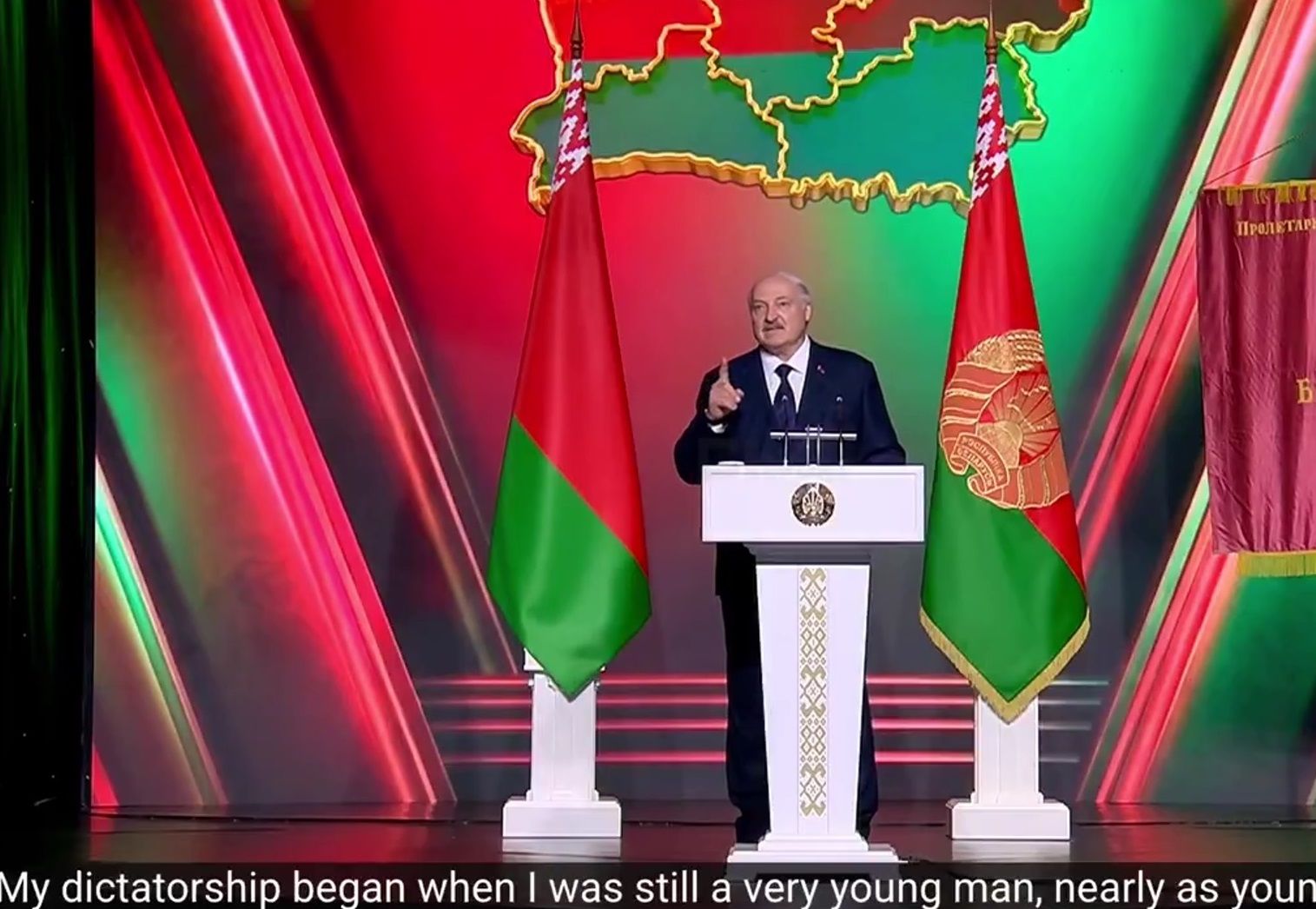 Лукашенко заявил, что спорит с Путиным, кто больший диктатор: "Моя диктатура началась, когда я был молодым"
