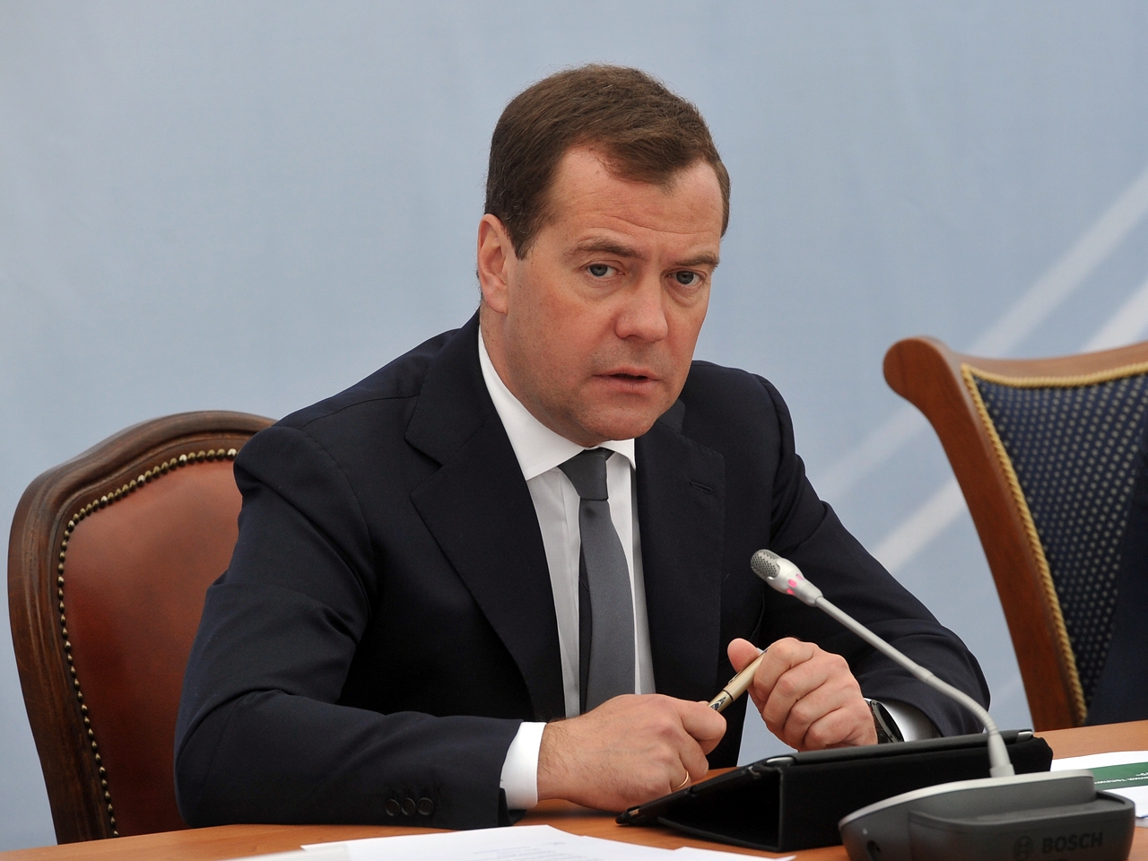 Медведев: я нигде не говорил о том, что началась новая "холодная война"