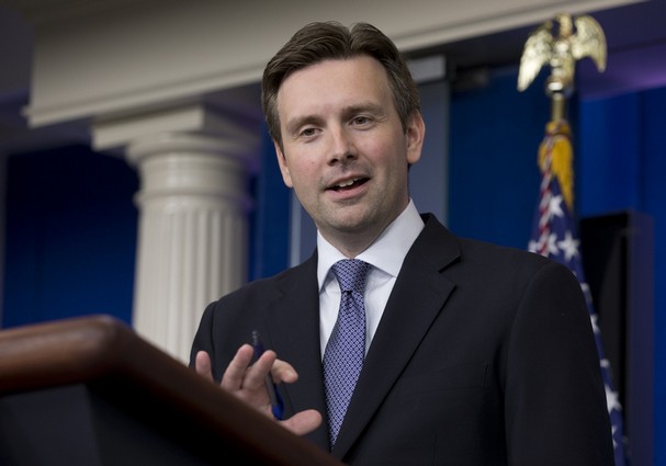 У Обамы отмалчиваются по поводу переизбрания Блаттера президентом ФИФА