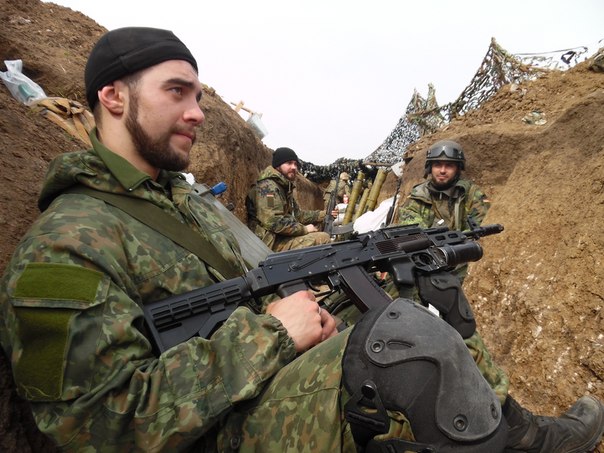 В Широкино снайпер боевиков обстреливает военных в присутствии ОБСЕ, - «Азов»