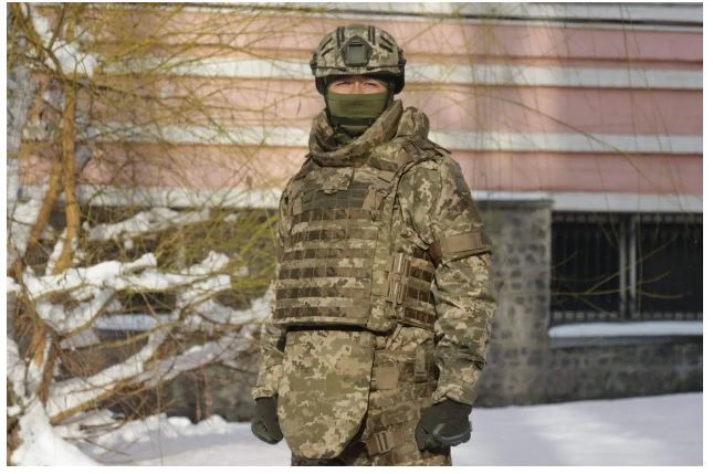 Надежная защита для бойцов ВСУ: в Украине разработан первый бронежилет по стандартам НАТО, кадры