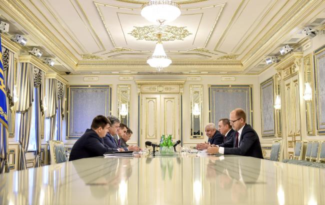 Президент Украины Порошенко и глава МИД Беларуси Макей обсудили важность обустройств украинско-белорусской границы в соответствии с мировыми стандартами