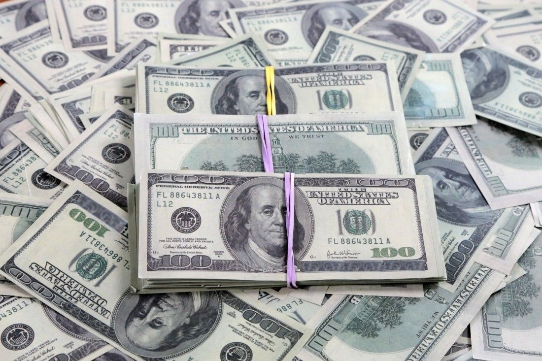 Доллар продолжил восхождение: официальный курс НБУ и ситуация на межбанке