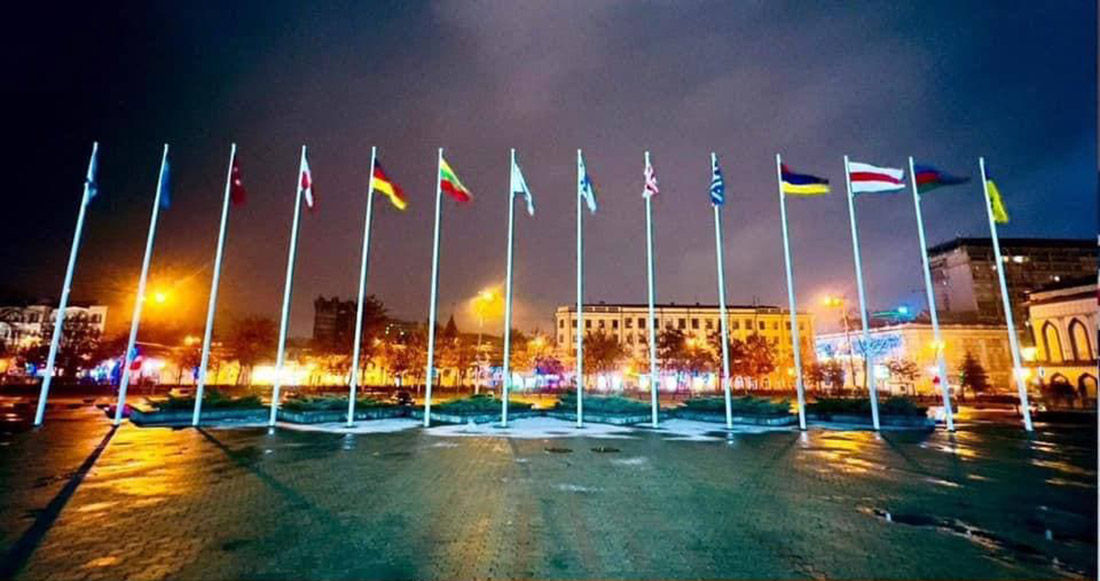 В Днепре после заявлений Лукашенко вывесили бело-красно-белый флаг Беларуси