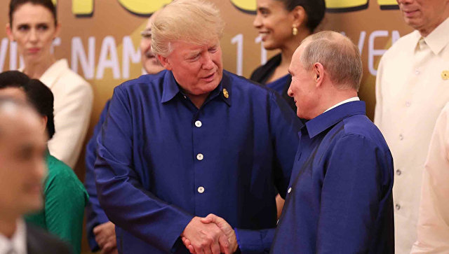 Кремль "захлебывается" от восторга: Трамп уделил Путину целых 10 секунд на саммите АТЭС во Вьетнаме - кадры
