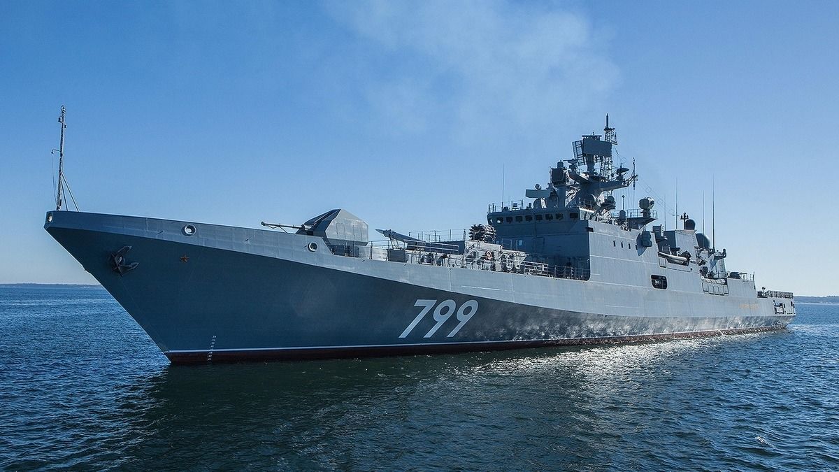 Скоро отправится вслед за "Москвой": ВСУ нанесли удар по "Адмиралу Макарову"​ – СМИ