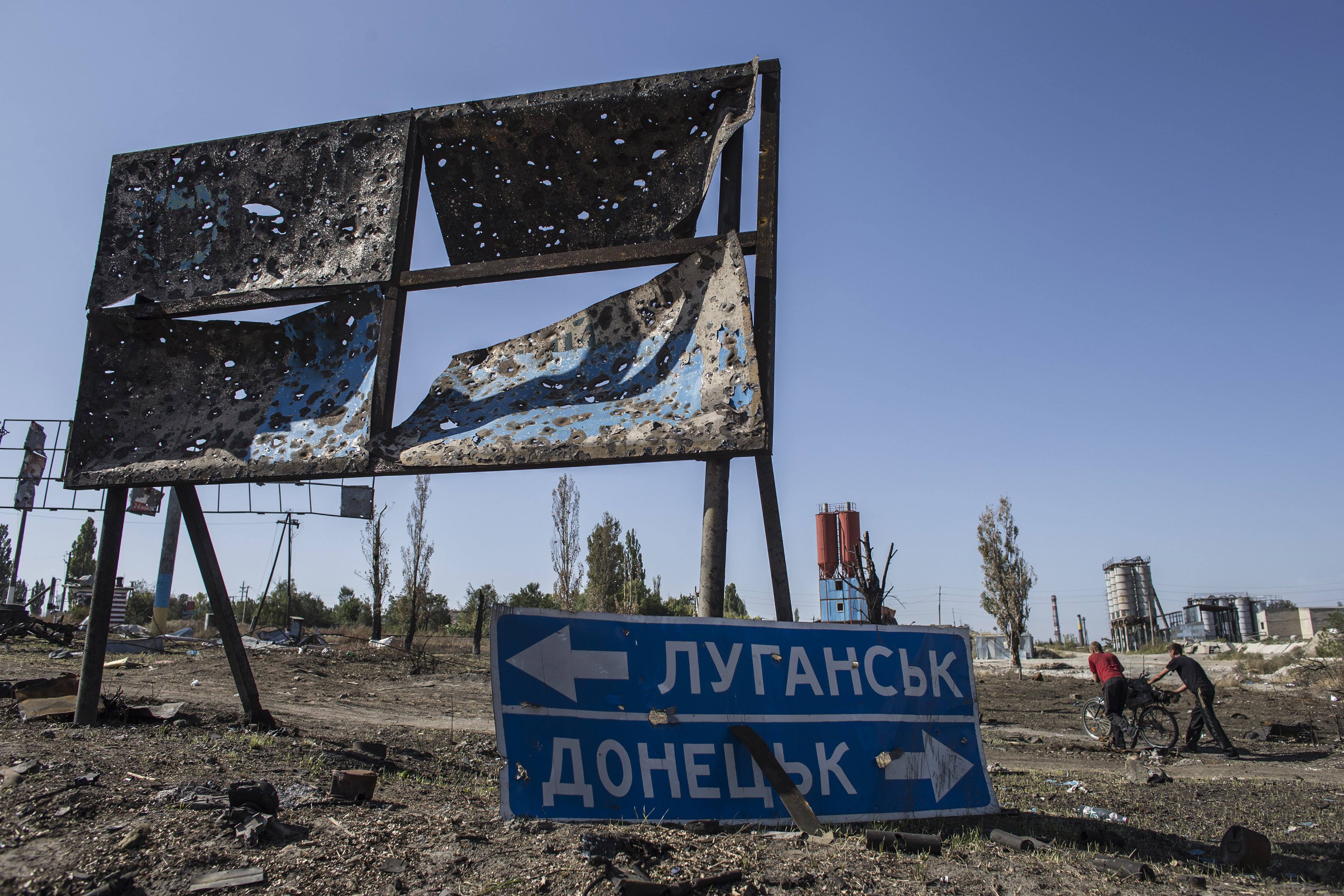 Жительница Луганска: "Мы уже никому не нужны, от нас воротят нос, "ЛНР" всех раздражает"