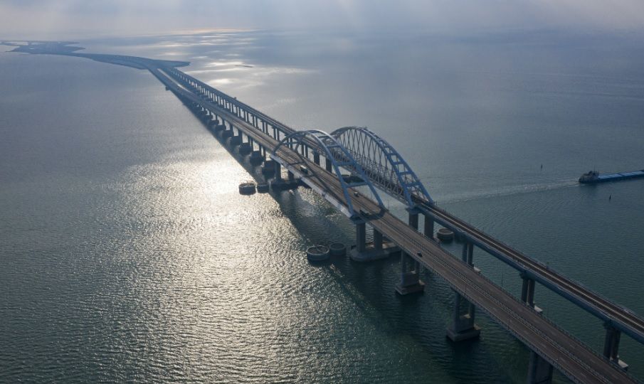 "СБУ никогда не повторяется", – в третий раз взорван Крымский мост, момент подрыва