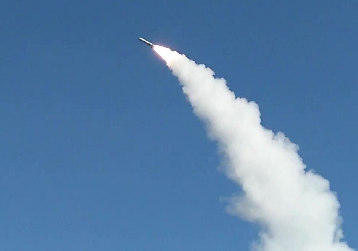 ​РФ атаковала Киевщину ракетой "Искандер": известны последствия, СМИ публикуют фото обломков