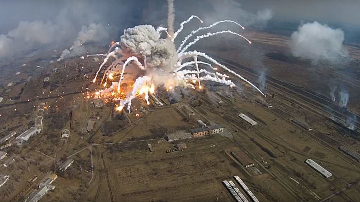 Bellingcat нашла в деле взрывов на военных складах в Украине интересную деталь, связанную с ГУР РФ