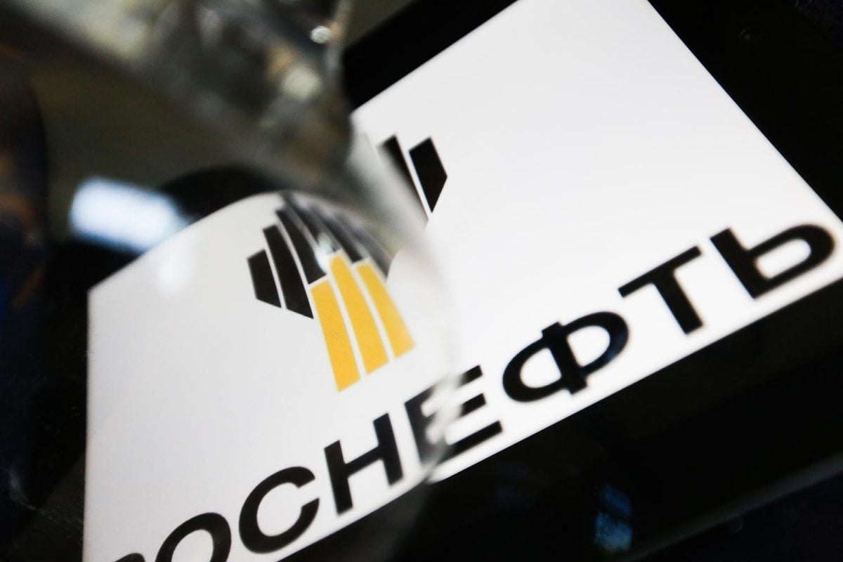 Цены на нефть падают, расходы растут: "Роснефть" признала резкое падение прибыли