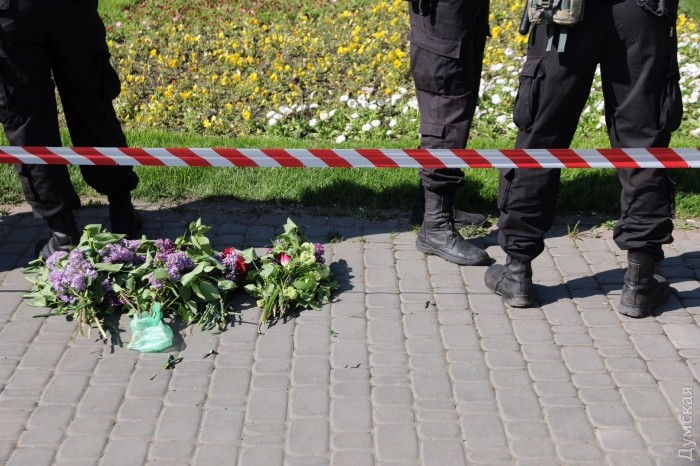 ​Первые стычки между полицией и активистами на Куликовом поле в Одессе