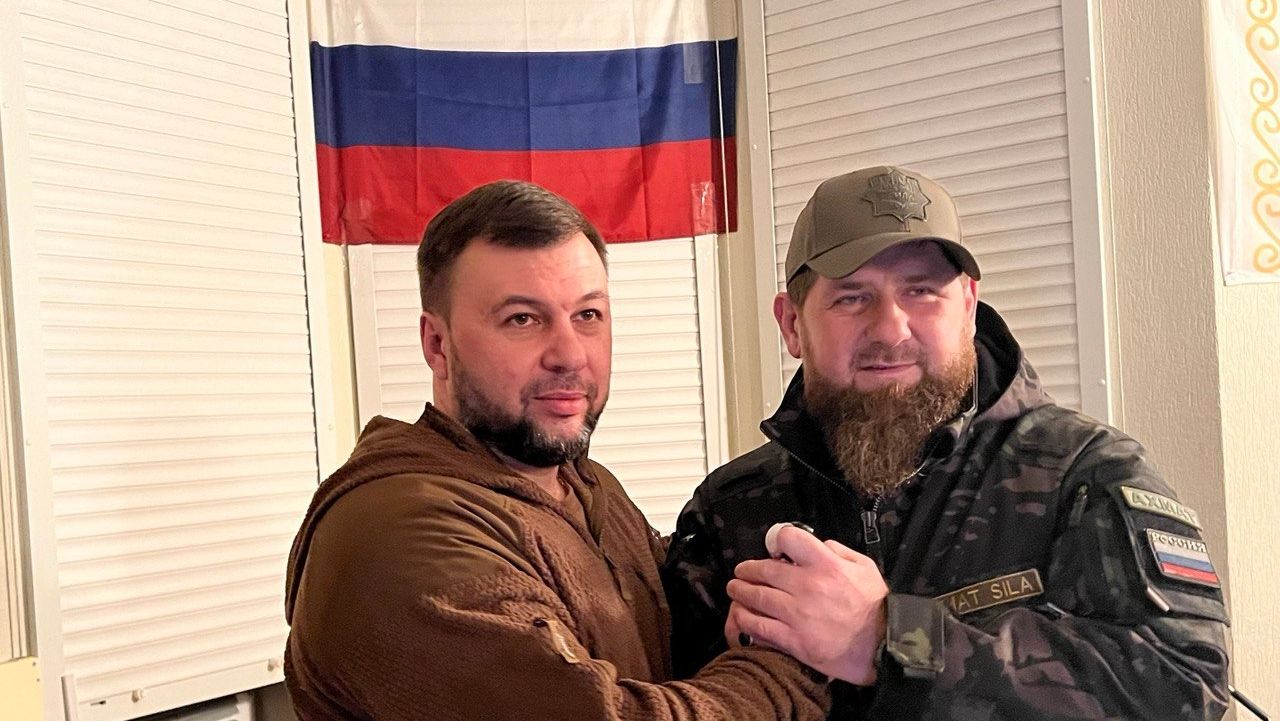 В разгар войны главарь "ДНР" Пушилин купил участок земли у живописной лагуны