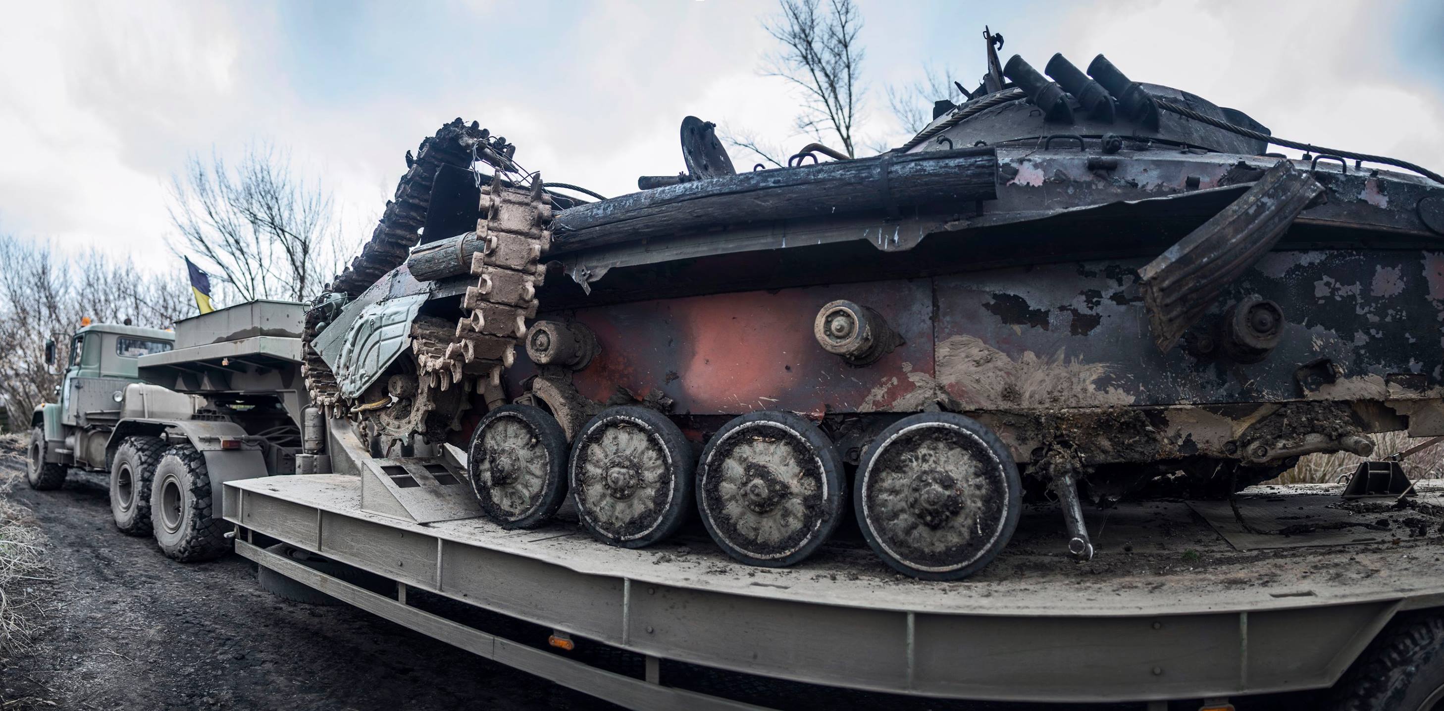 Опубликованы кадры покалеченной боевой машины, в которой подорвался на мине и погиб боец ВСУ Сергей Валах