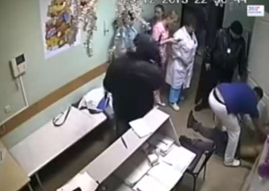 В Белгороде врач до смерти избил пациента: появились кадры шокирующей расправы