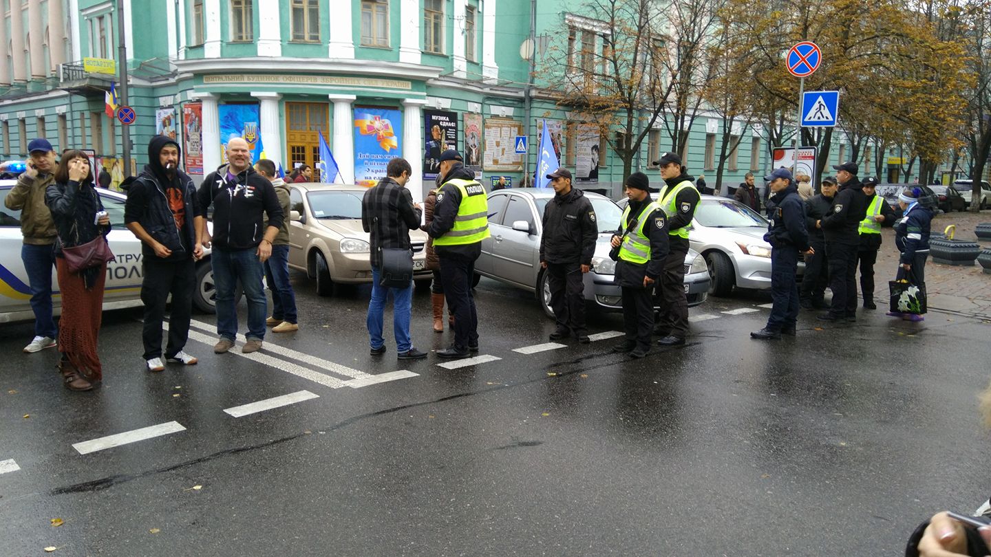 Протесты под Радой: полиция заблокировала машины "Автомайдана", на въездах в Киев застряли сотни авто
