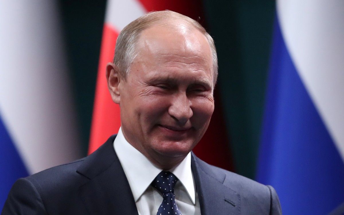 "Простите нас за то, что не смогли вас от этого оградить", - Путин попросил извинения у российских участников Олимпиады в Пхенчхане