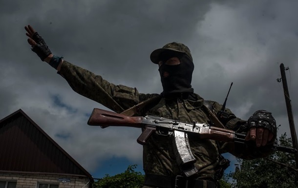 Мэрия: в Донецке слышны одиночные выстрелы тяжелых орудий в разных районах 