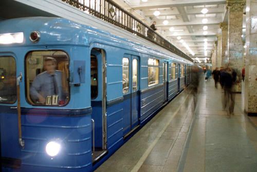 В Киеве в метро ищут взрывчатку