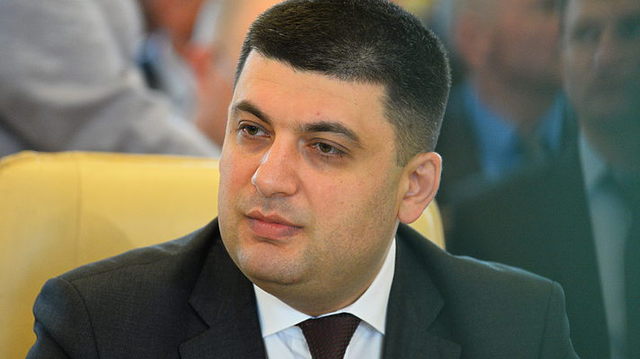 Гройсман ответил на заявление Штайнмайера: "Это Россия бряцает оружием, а не НАТО"