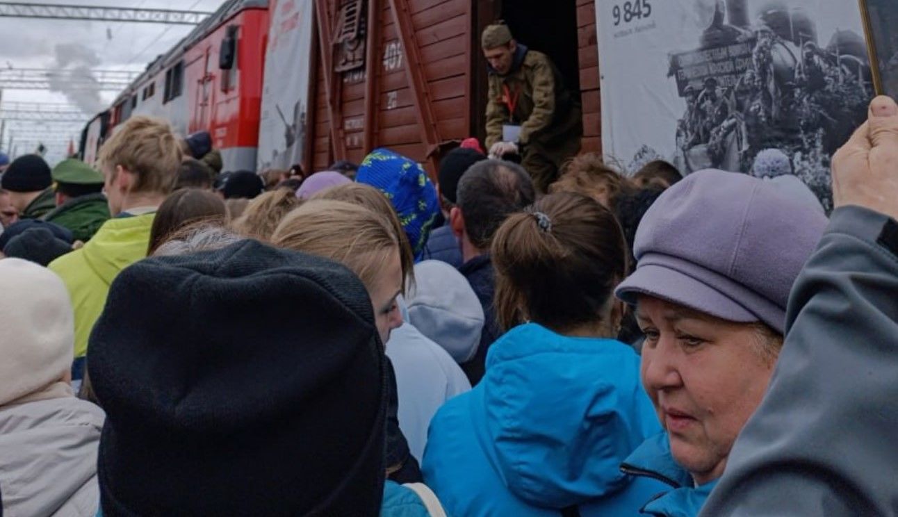 В регионах РФ начались побоища за тарелку бесплатной каши – поведение россиян поразило Сеть