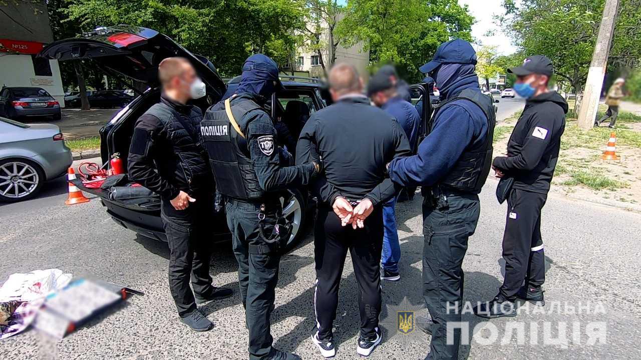 Нападение на обменник в Одессе закончилось для преступников трагедией: фото