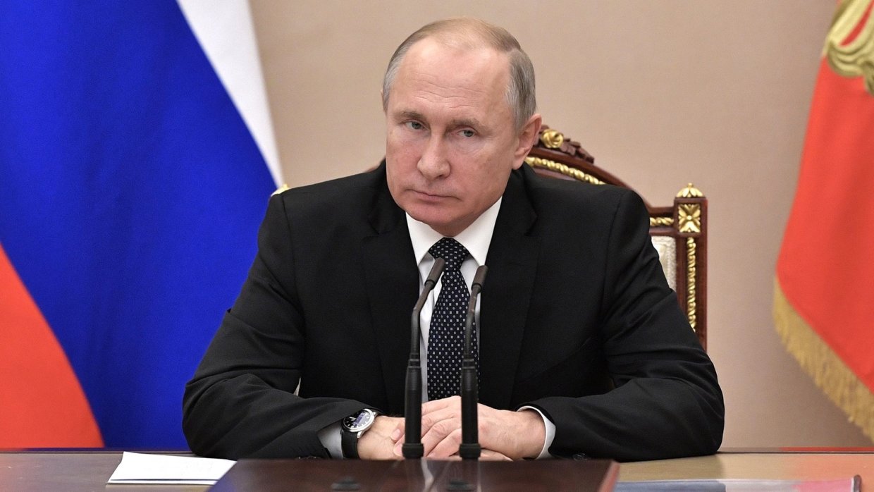 Путин внезапно собрал Совет безопасности РФ по ситуации в Украине: что произошло