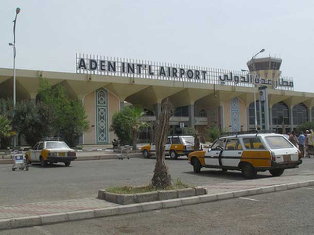 Теракт в аэропорте Йемена: смертники подорвали два автомобиля, есть жертвы