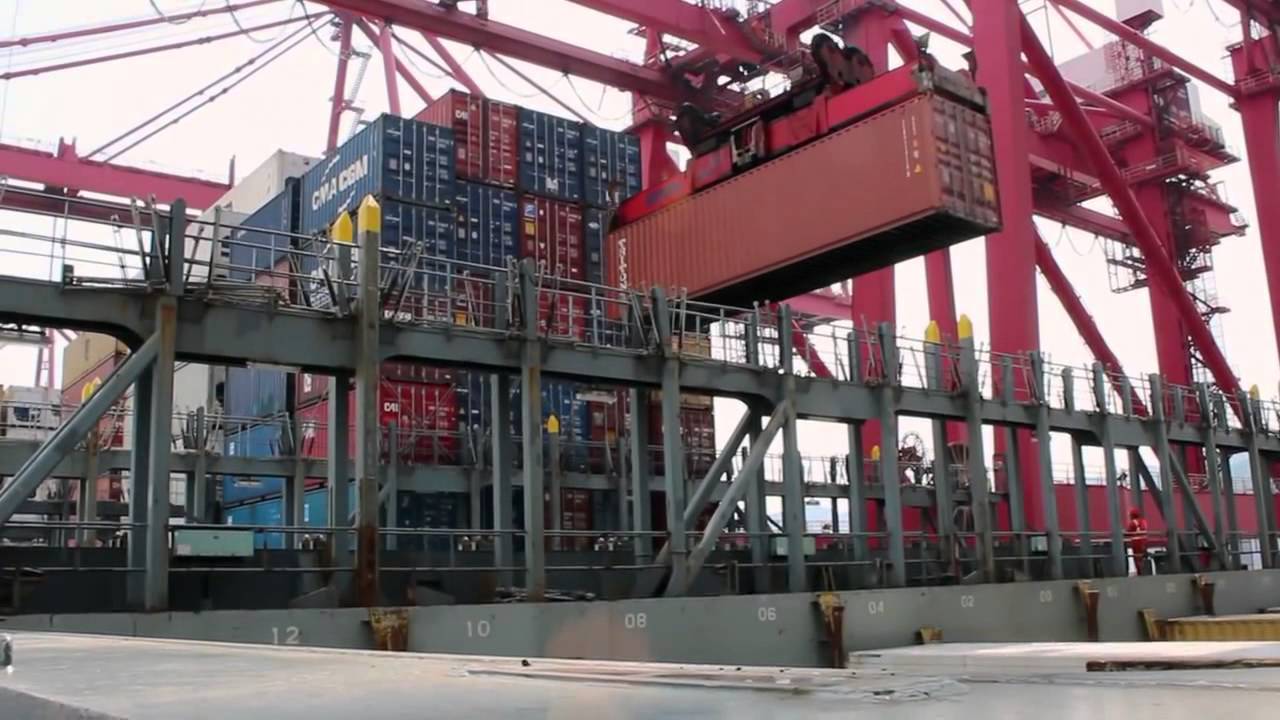 Россия готовит ответ Трампу: СМИ сообщают о секретной разгрузке российского вооружения у берегов Сирии, возможно, привезли С-300