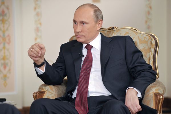 Путин и Порошенко договорились об оказании Россией гуманитарной помощи Донбассу