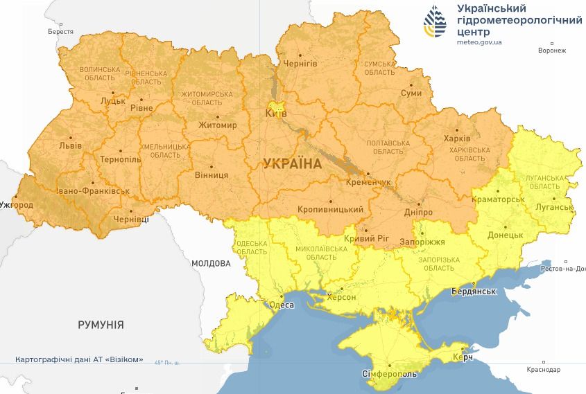 Укргидрометцентр объявил "жёлтый" и "оранжевый" уровни опасности: Нацполиция рассказала о последствиях ненастья