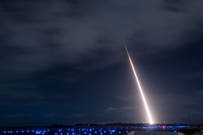 Пентагон празднует победу: опубликовано зрелищное видео успешного испытания новейшей ракеты-перехватчика – кадры