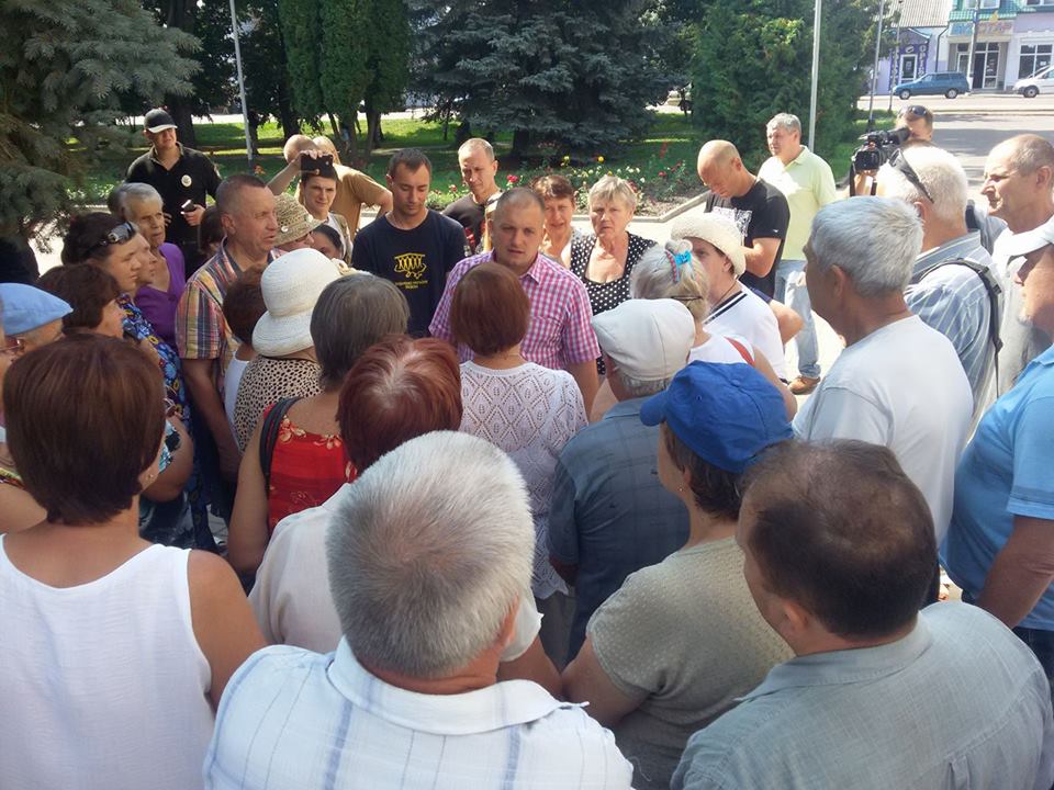 Мэр Конотопа протопал 250 километров до столицы Украины и принес письмо от городской громады 
