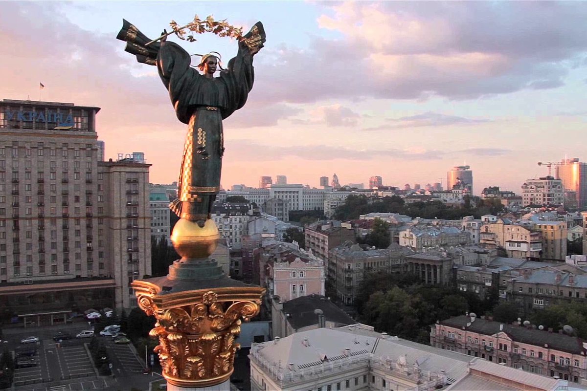 ​В Киеве улицу Российскую переименовали в честь погибшего под Иловайском бойца "Донбасса" Литвинского
