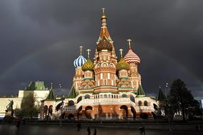Москву окутала угроза терактов: МЧС проверяет 2 торговых центра