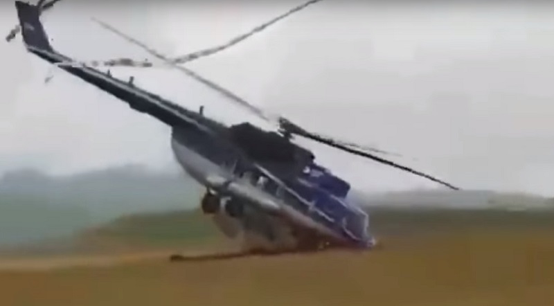 "Вертолетопад" в России: в Сети появились кадры неудачного приземления Ми-171А2 на Эльбрусе 