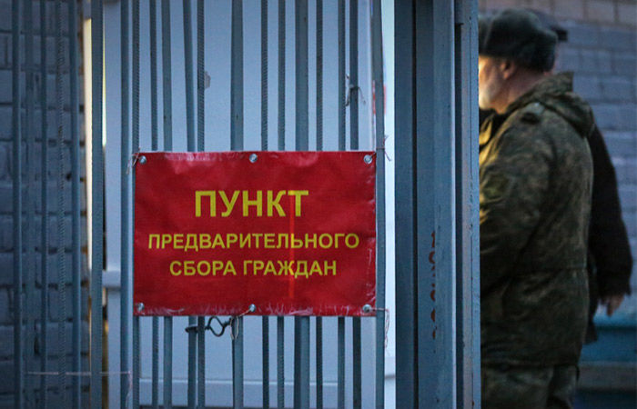 В Луганске предупредили о новой, более жесткой, мобилизации: "Грести будут всех подряд"